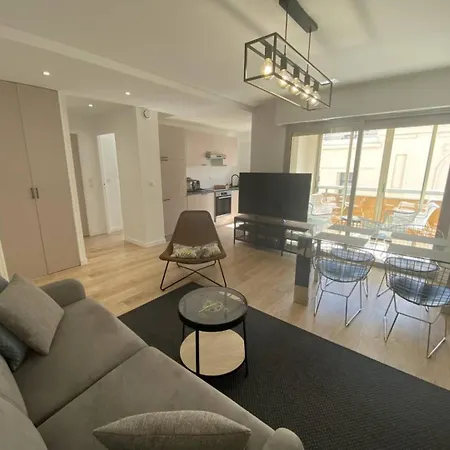Appartement Mar2 : 2 Pièces Au Centre De *